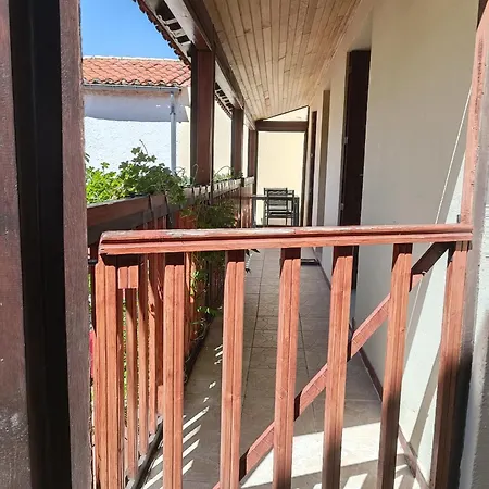 Vue D *